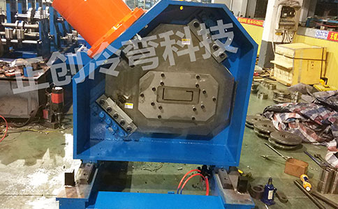 汽車車廂板冷彎成型設備